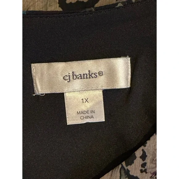 CJ Banks Womens Sleeveless Blouse Black Plus 1X Floral Sleeveless V Neck Top - Picture 2 of 6